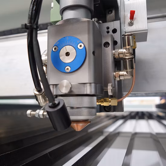 1325 CO2 150W CNC レーザー混合切断機（金属および非金属用）